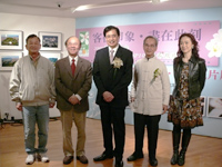 黃玉振主委與桐花攝影及標語比賽評審合影