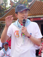 行政院客委會主委黃玉振參加「平鎮客家踩街嘉年華」活動